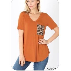 Leopard print pocket on shirt